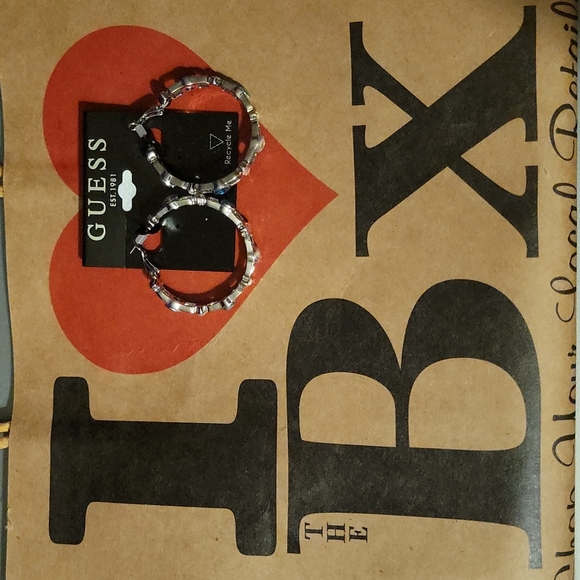 Earrings - Picture 4 of 5